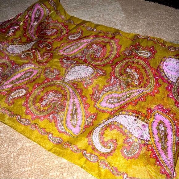 Gold scarf - Picture 1 of 4